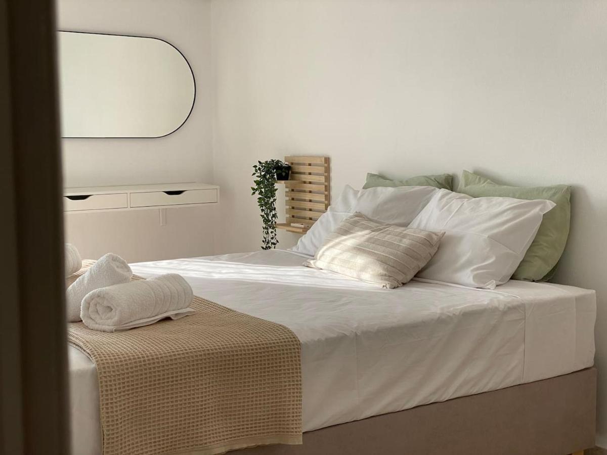 The Olive Ocean Apartment Толон Екстериор снимка