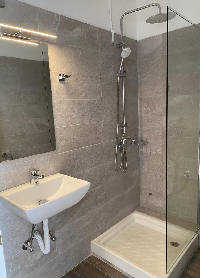 The Olive Ocean Apartment Толон Екстериор снимка